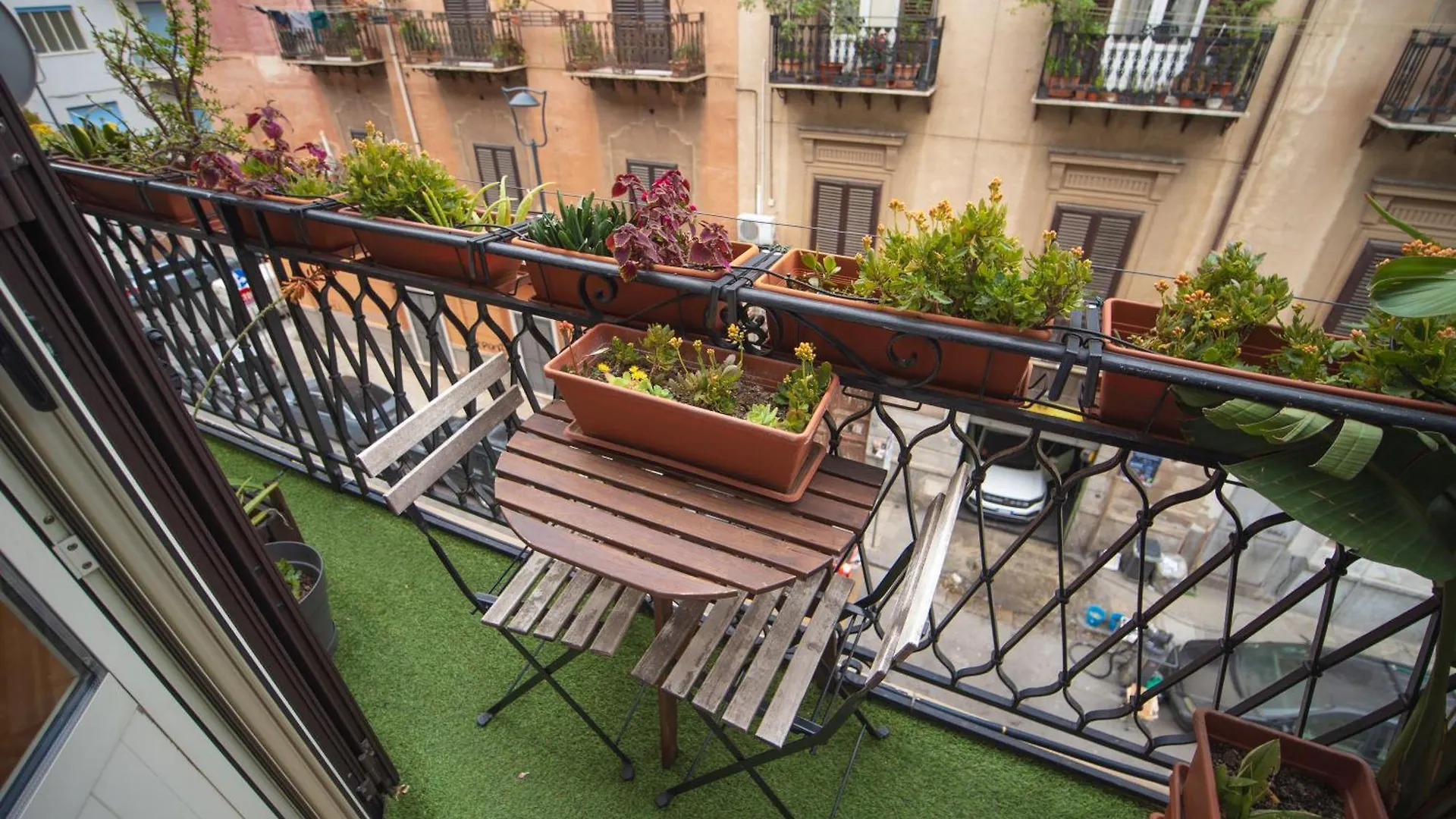 Itiseasy Palermo 1 E 2 Private Apartments 0*,  Itália