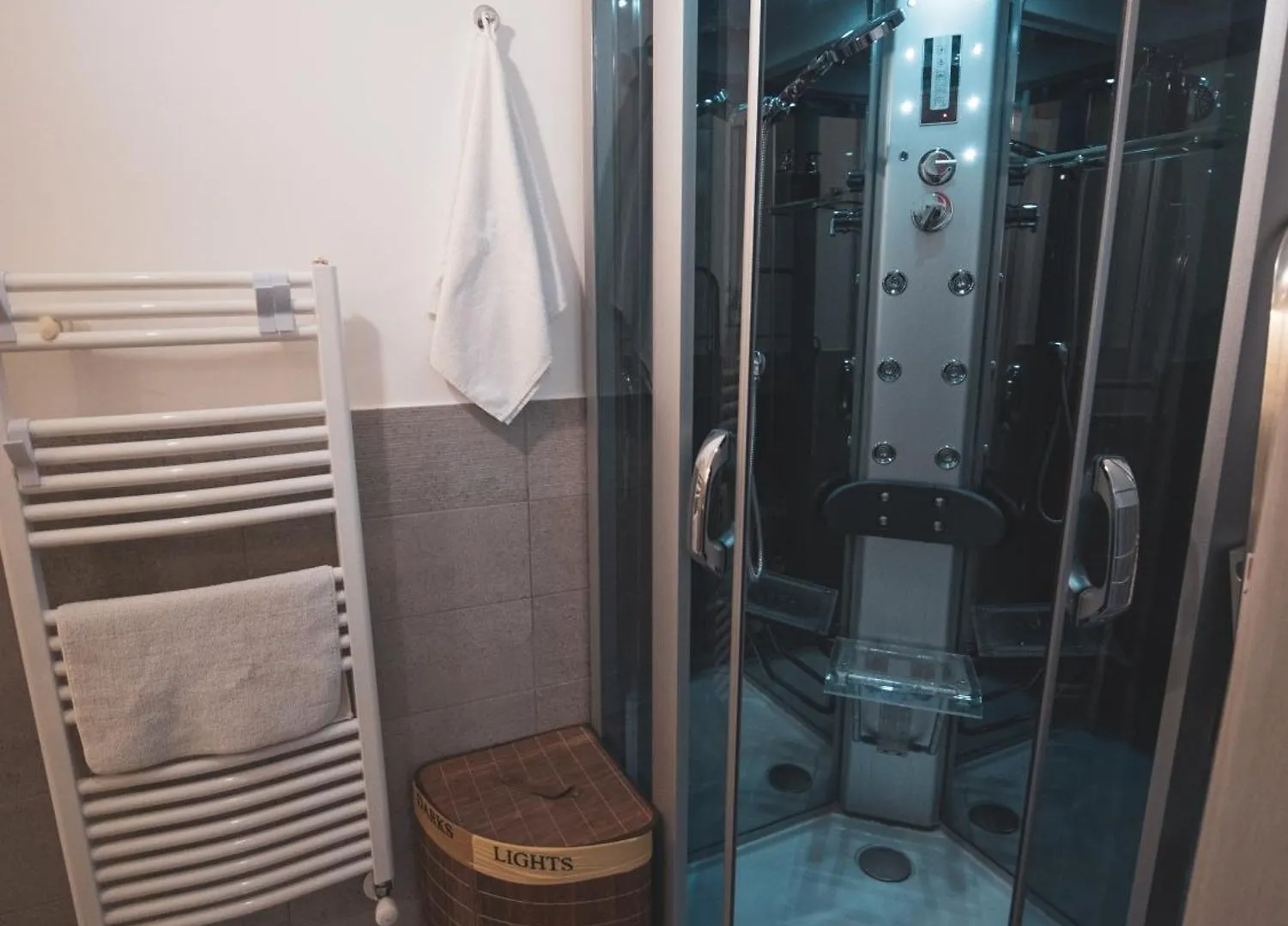 Itiseasy Palermo 1 E 2 Private Apartments 0*,  Italy